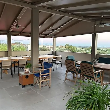 Ferienwohnung Ήσυχο Δυάρι Με Καταπληκτικό Αίθριο ! Pírgos Exterior foto