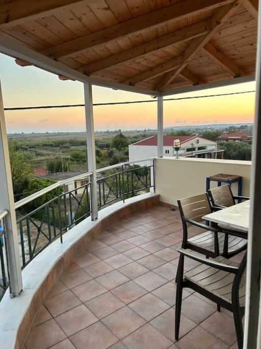ήσυχο δυάρι με καταπληκτικό αίθριο ! Apartment Pyrgos (Elis)